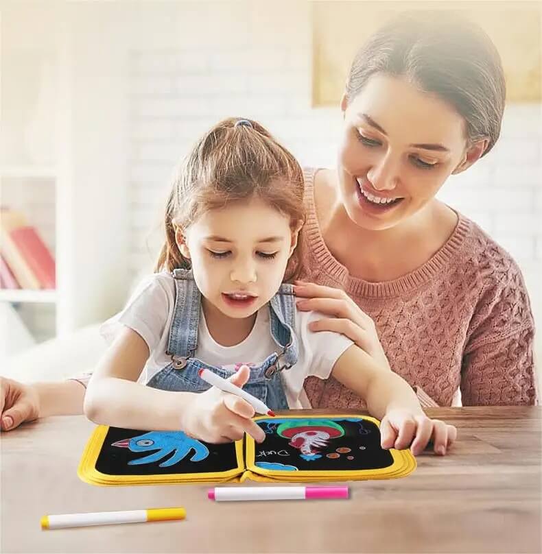 DoodleBloom - Herbruikbaar tekenboek voor kinderen | Afveegbaar & Draagbaar Creativiteit met Magische Pen