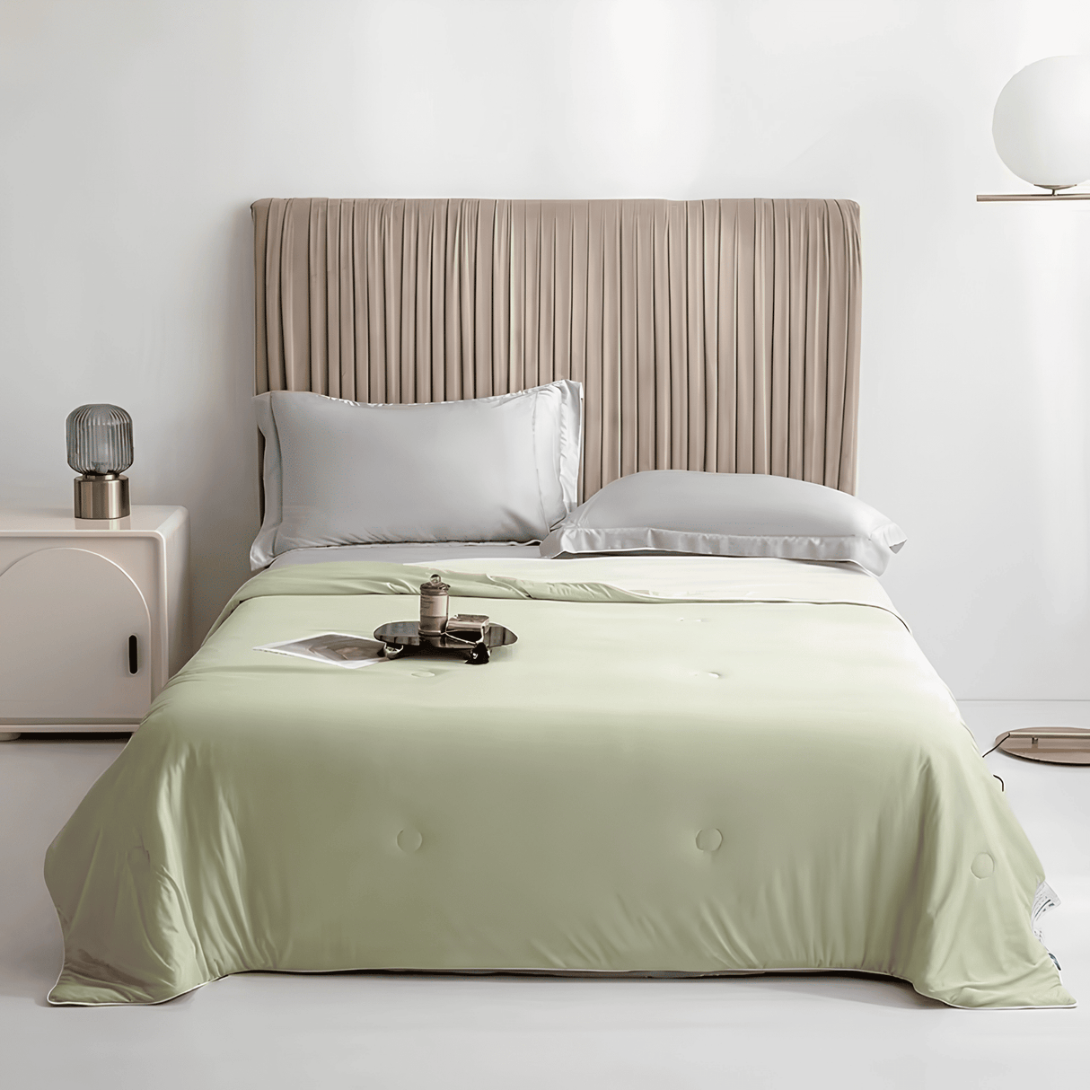 SIXTEN – Kylande Sval Täcke i 100% Polyester med Q-max 0,44 – Twin eller Queen
