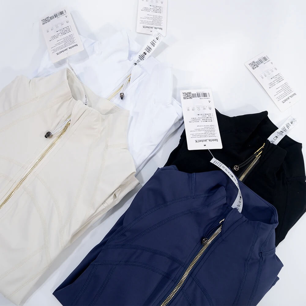 SilkMotion – Slimmad Yoga- och Träningsjacka med Dragkedja, Snabbtorkande Material & Följsam Passform för Aktiv Vardag