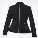 SilkMotion – Slimmad Yoga- och Träningsjacka med Dragkedja, Snabbtorkande Material & Följsam Passform för Aktiv Vardag