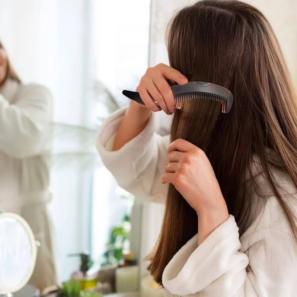SkinTora - Zelfreinigende massagekam voor haar en hoofdhuid | Zachte hulp voor roos en vet haar