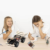 WoodiRace - Houten speelgoedauto met afstandsbediening voor kinderen - In elkaar te zetten 4-wiel-aangedreven speelgoed met doe-het-zelf-technologie