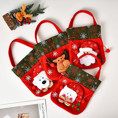 4x Gebreide kerstcadeauzakjes, 3D poppetjes, Kerstman, Sneeuwpop, Eland, IJsbeer